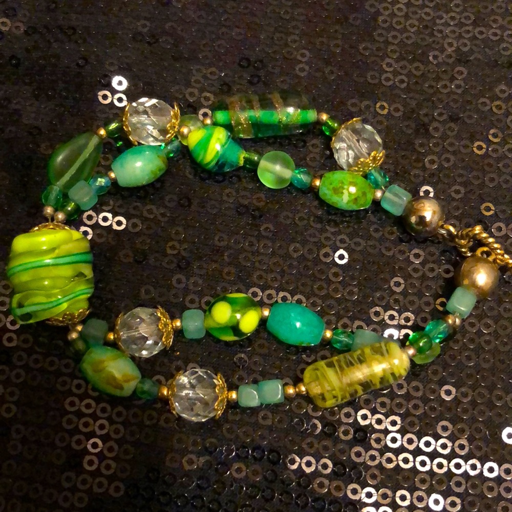 Glass bead bracelet